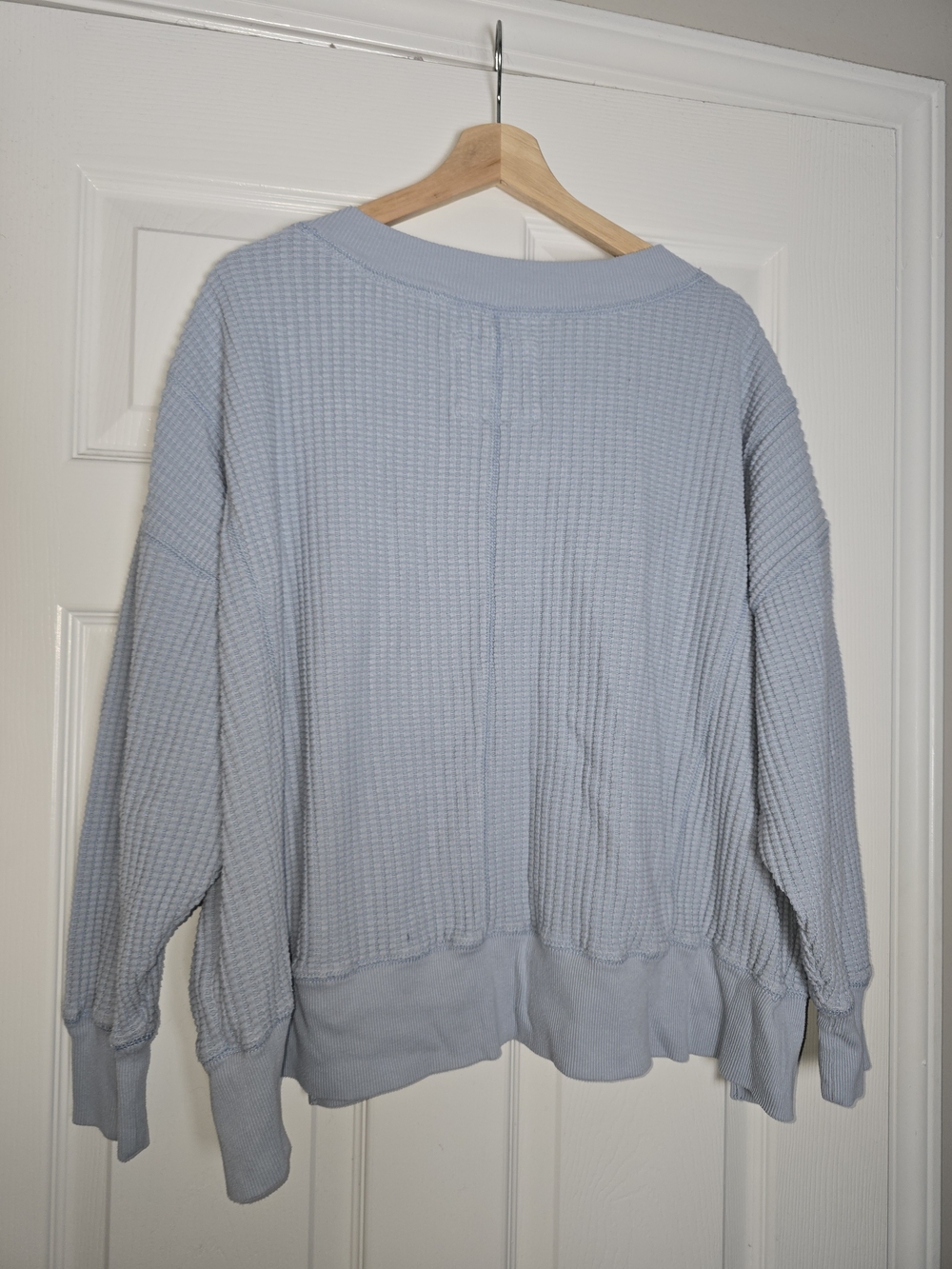 American Eagle Outfitters Light Blue V-Neck Waffle Sweater - Picture 5 of 5
